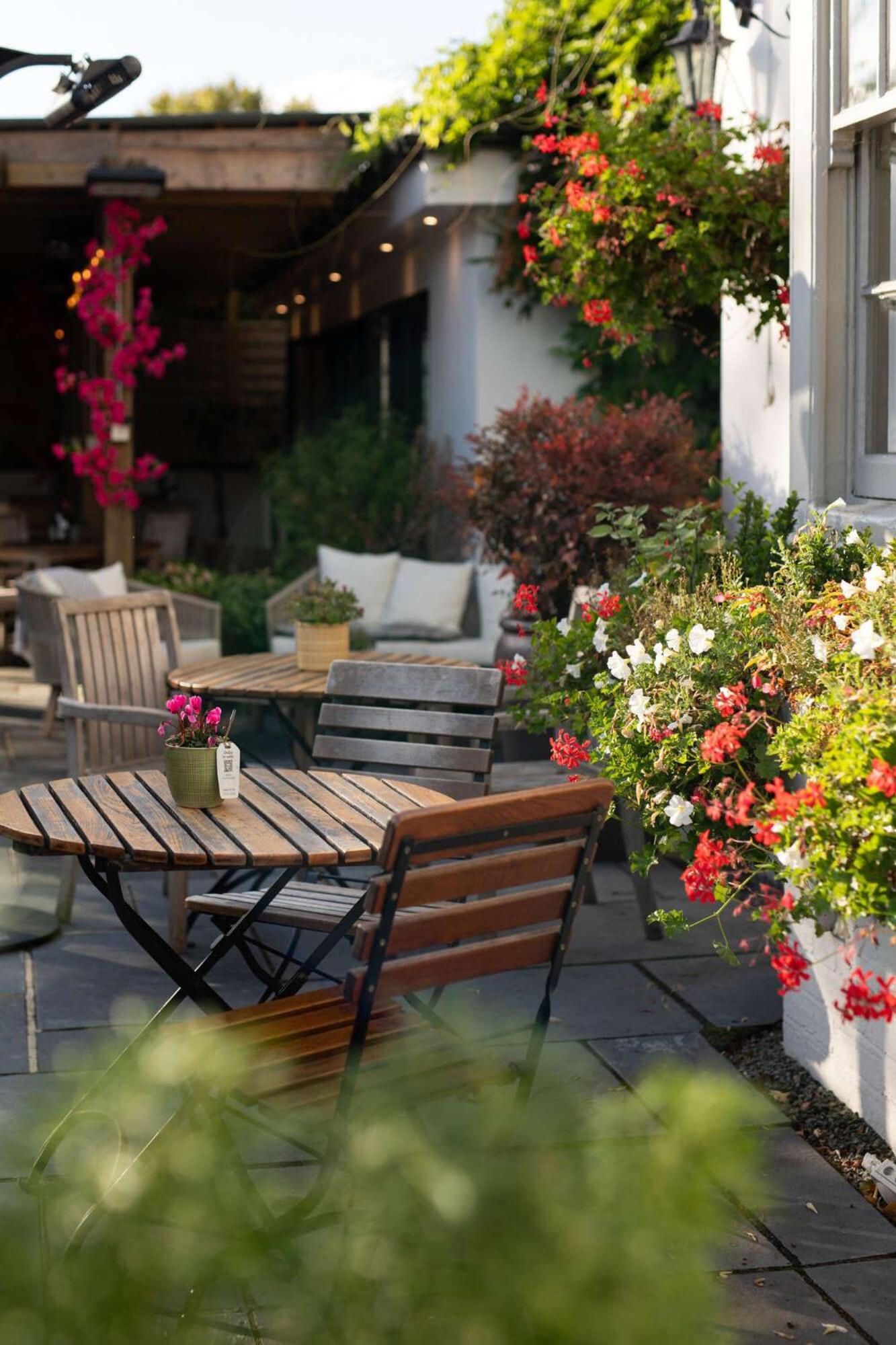 The Carpenters Arms Hotel Tonbridge Exterior foto